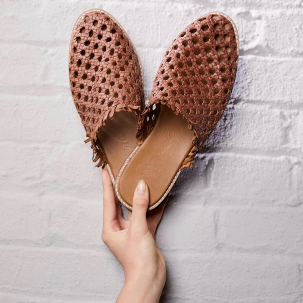 FREE PEOPLE - NIB mirage mule flat